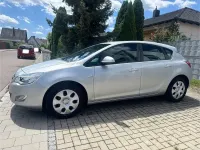 Gebraucht Opel Astra Selection 116 PS (85 kW) 2011 Silber Limousine