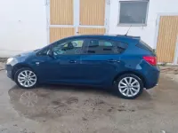 Gebraucht Opel Astra 140 PS (102 kW) 2012 Blau Limousine