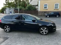 Gebraucht Peugeot 308 Allure 131 PS (96 kW) 2019 Schwarz Kombi