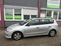 Gebraucht Hyundai i30 109 PS (80 kW) 2011 Silber Kombi