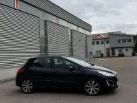 Gebraucht Peugeot 308 Active 120 PS (88 kW) 2011 Schwarz Limousine