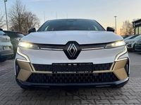 Gebraucht Renault Megane E-Tech Iconic 161 kW (220 PS) 2022 Weiß Limousine