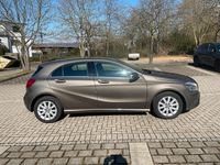 Gebraucht Mercedes A180 109 PS (80 kW) 2013 Braun Kleinwagen