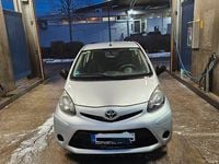 Gebraucht Toyota Aygo 68 PS (50 kW) 2013 Grau Kleinwagen