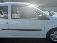 Second-hand Renault Twingo 75 CP (55 kW) 2011 Alb Hatchback