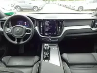 Gebraucht Volvo XC60 Plus 197 PS (144 kW) 2024 Vapour grey / metallic SUV