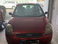 Gebraucht Ford Fiesta Ambiente 60 PS (44 kW) 2007 Rot Kleinwagen