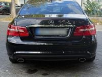 Gebraucht Mercedes E350 AMG 265 PS (194 kW) 2011 Schwarz Coupé