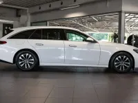 Gebraucht Mercedes E220 Avantgarde 197 PS (144 kW) 2025 Weiß Kombi