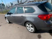 Gebraucht Opel Astra 140 PS (102 kW) 2011 Grau Kombi