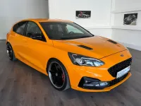 Używany Ford Focus ST 280 KM (205 kW) 2019 Pomarańczowy Sedan/Limuzyna