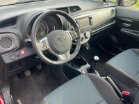 Gebraucht Toyota Yaris 69 PS (50 kW) 2012 Rot Kleinwagen