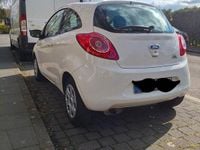 Gebraucht Ford Ka Trend 69 PS (50 kW) 2015 Weiß Kleinwagen