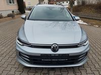 Gebraucht VW Golf VIII Life 150 PS (110 kW) 2024 Silber Kombi