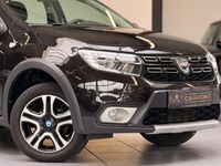 Gebraucht Dacia Sandero Celebration 90 PS (66 kW) 2020 Schwarz Limousine