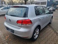 Gebraucht VW Golf VI Style 105 PS (77 kW) 2011 Reflexsilber metallic Kleinwagen