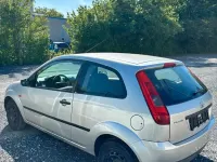 Gebraucht Ford Fiesta 60 PS (44 kW) 2004 Silber Kleinwagen