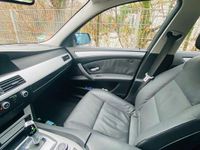 Gebraucht BMW 523 190 PS (139 kW) 2008 Schwarz Limousine