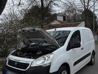 Gebraucht Peugeot Partner 99 PS (72 kW) 2017 Weiß Van / Kleinbus