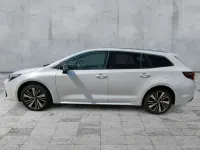Neu Toyota Corolla 196 PS (144 kW) 2026 Platinum white pearl mc. Kombi