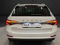 Gebraucht Skoda Superb Style 150 PS (110 kW) 2024 Moonweiss metallic Kombi