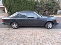 Gebraucht Mercedes 200 109 PS (80 kW) 1988 Braun Limousine