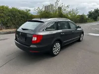 Gebraucht Skoda Superb Elegance 140 PS (102 kW) 2010 Mocca braun metallic Kombi