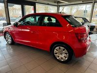 Gebraucht Audi A1 Attraction 86 PS (63 kW) 2011 Rot Kleinwagen