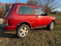 Gebraucht Lada Urban 83 PS (61 kW) 2017 Rot SUV