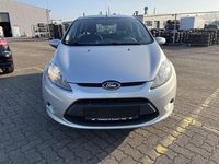 Gebraucht Ford Fiesta Trend 60 PS (44 kW) 2011 Polarsilber Kleinwagen