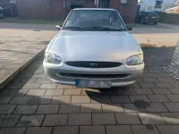 Gebraucht Ford Escort 90 PS (66 kW) 1995 Silber Limousine