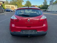 Gebraucht Renault Mégane III Authentique 101 PS (74 kW) 2011 Hellrot Limousine