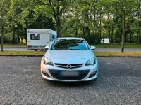 Gebraucht Opel Astra Edition 140 PS (102 kW) 2014 Grau Kombi