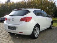 Brugt Opel Astra Design Edition 101 HK (74 kW) 2011 Hvid Sedan