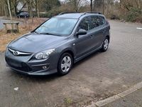 Gebraucht Hyundai i30 90 PS (66 kW) 2011 Grau Kombi