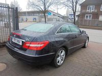 Gebraucht Mercedes E220 170 PS (125 kW) 2011 Blau Coupé