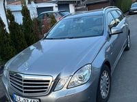 Gebraucht Mercedes E250 Avantgarde 204 PS (150 kW) 2010 Grau Limousine