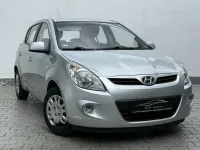 Gebraucht Hyundai i20 Classic 77 PS (56 kW) 2012 Silber Kleinwagen