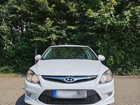 Gebraucht Hyundai i30 Edition+ 104 PS (76 kW) 2011 Weiß Kleinwagen