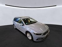 Gebraucht VW Passat 150 PS (110 kW) 2023 Mondsteingrau Kombi