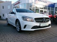 Gebraucht Mercedes A250 Urban 211 PS (155 kW) 2015 Weiß Limousine