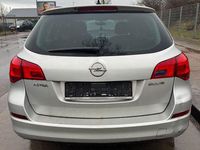Gebraucht Opel Astra Design Edition 95 PS (69 kW) 2011 Silber Kombi