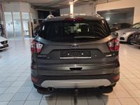Gebraucht Ford Kuga Titanium 150 PS (110 kW) 2017 Grau SUV