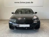 Gebraucht BMW M550 Performance 530 PS (389 kW) 2023 Gold Limousine
