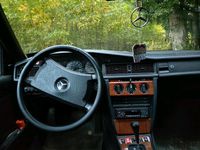 Gebraucht Mercedes 190 109 PS (80 kW) 1988 Schwarz Limousine