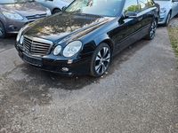 Gebraucht Mercedes E220 170 PS (125 kW) 2006 Schwarz Limousine