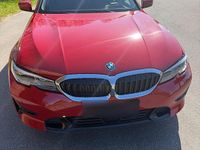 Gebraucht BMW 320 Sport Line 204 PS (150 kW) 2022 Rot Kombi