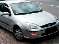 Gebraucht Ford Focus Ghia 101 PS (74 kW) 2000 Silber Limousine