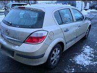 Gebraucht Opel Astra Basis 90 PS (66 kW) 2004 Gold Kleinwagen