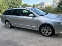 Gebraucht Skoda Superb Ambition 140 PS (102 kW) 2013 Grau Kombi